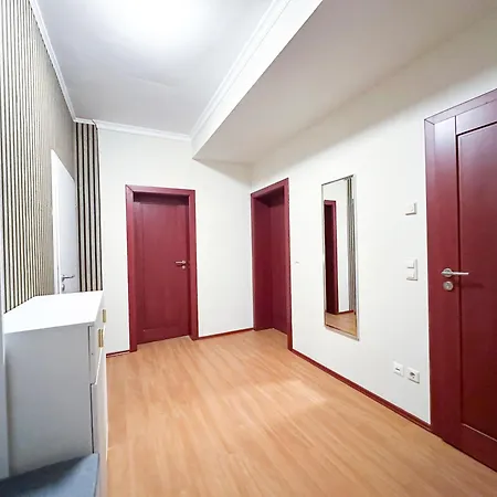 Quartier Sophia - Exklusives Souterrain-apartment Am Goethepark Διαμέρισμα *