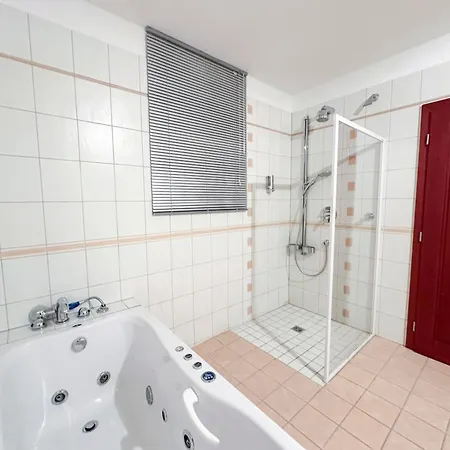 Daire Quartier Sophia - Exklusives Souterrain-apartment Am Goethepark